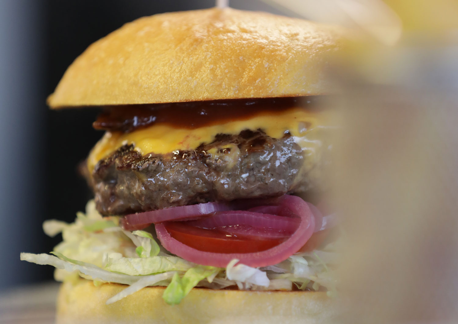 Rocky's burger v bližnjem planu